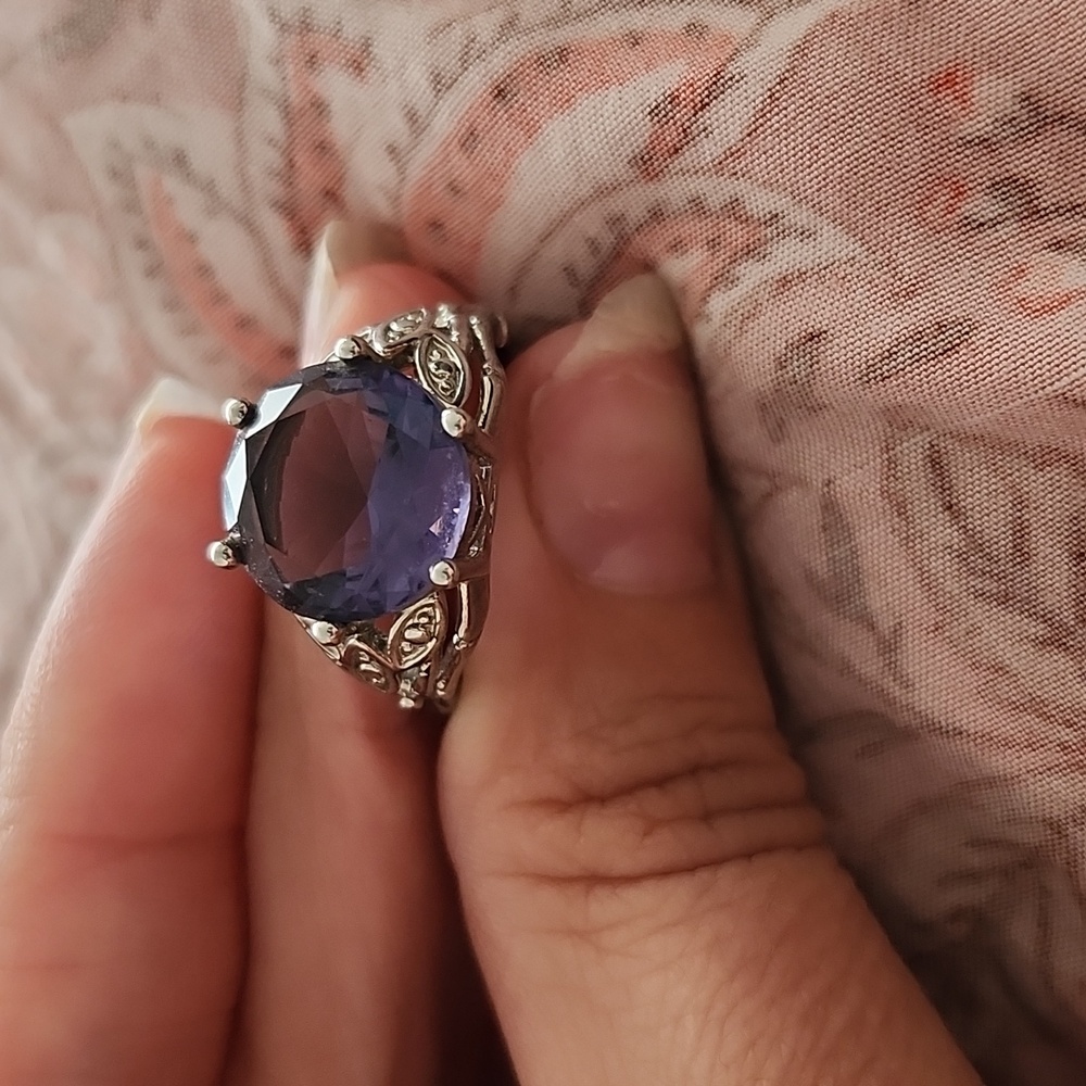 Ring - Picture 3 of 4